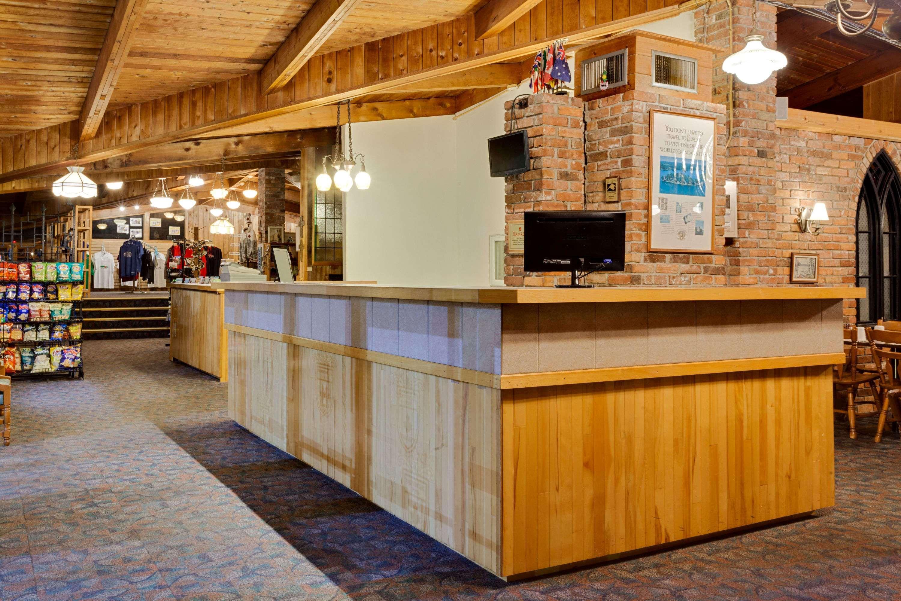 Ramada By Wyndham 1000 Islands Gananoque Hotell Exteriör bild