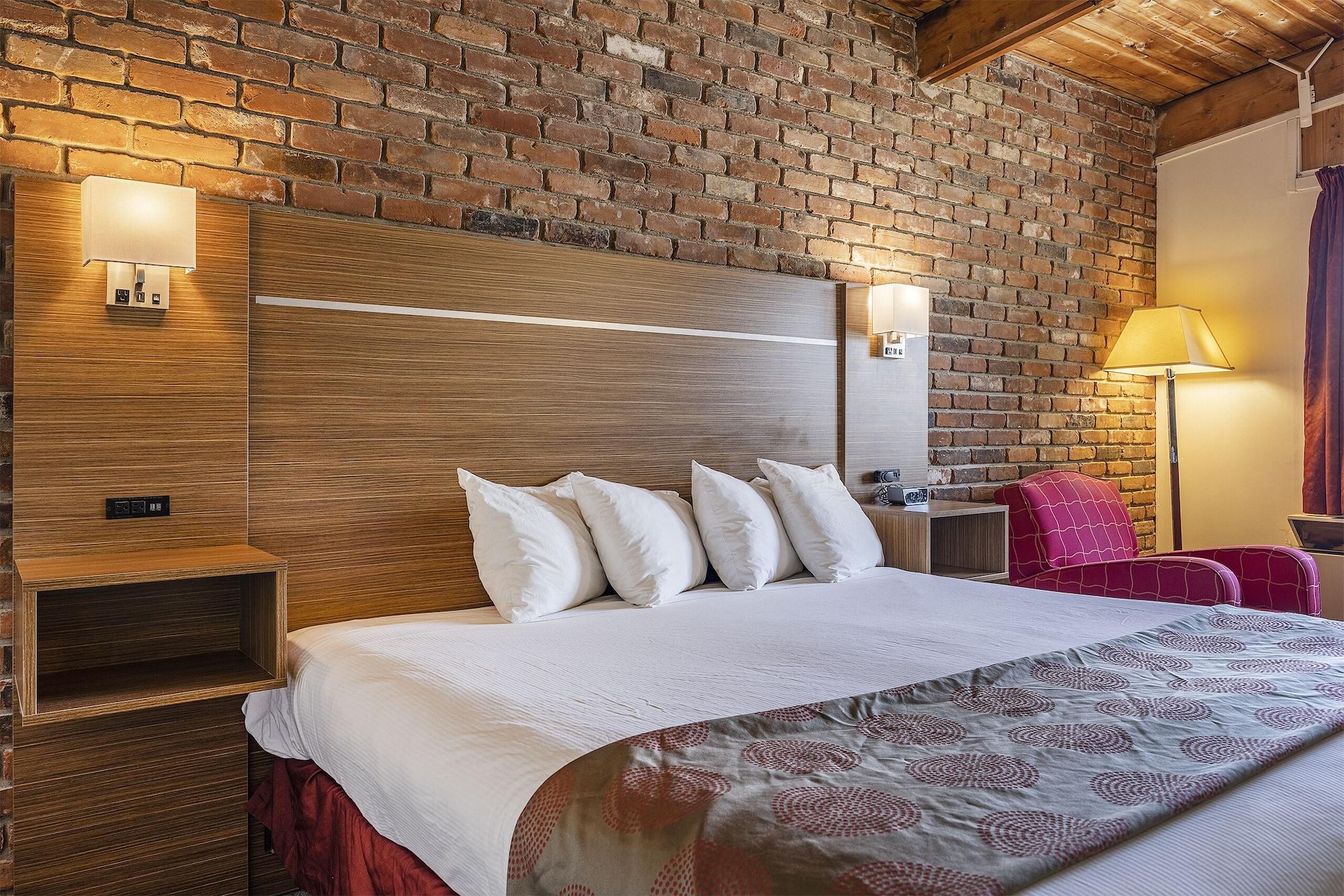 Ramada By Wyndham 1000 Islands Gananoque Hotell Exteriör bild