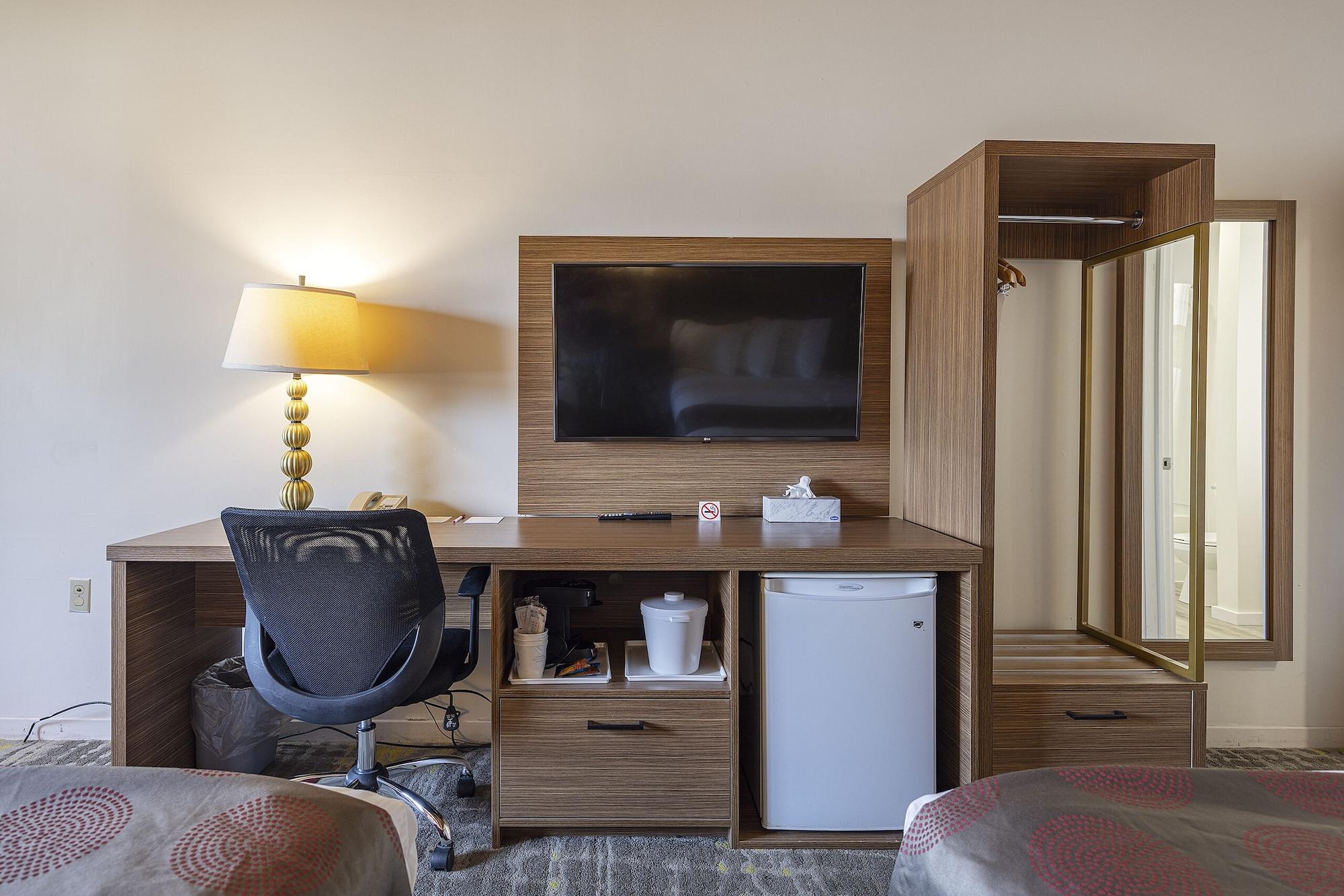 Ramada By Wyndham 1000 Islands Gananoque Hotell Exteriör bild